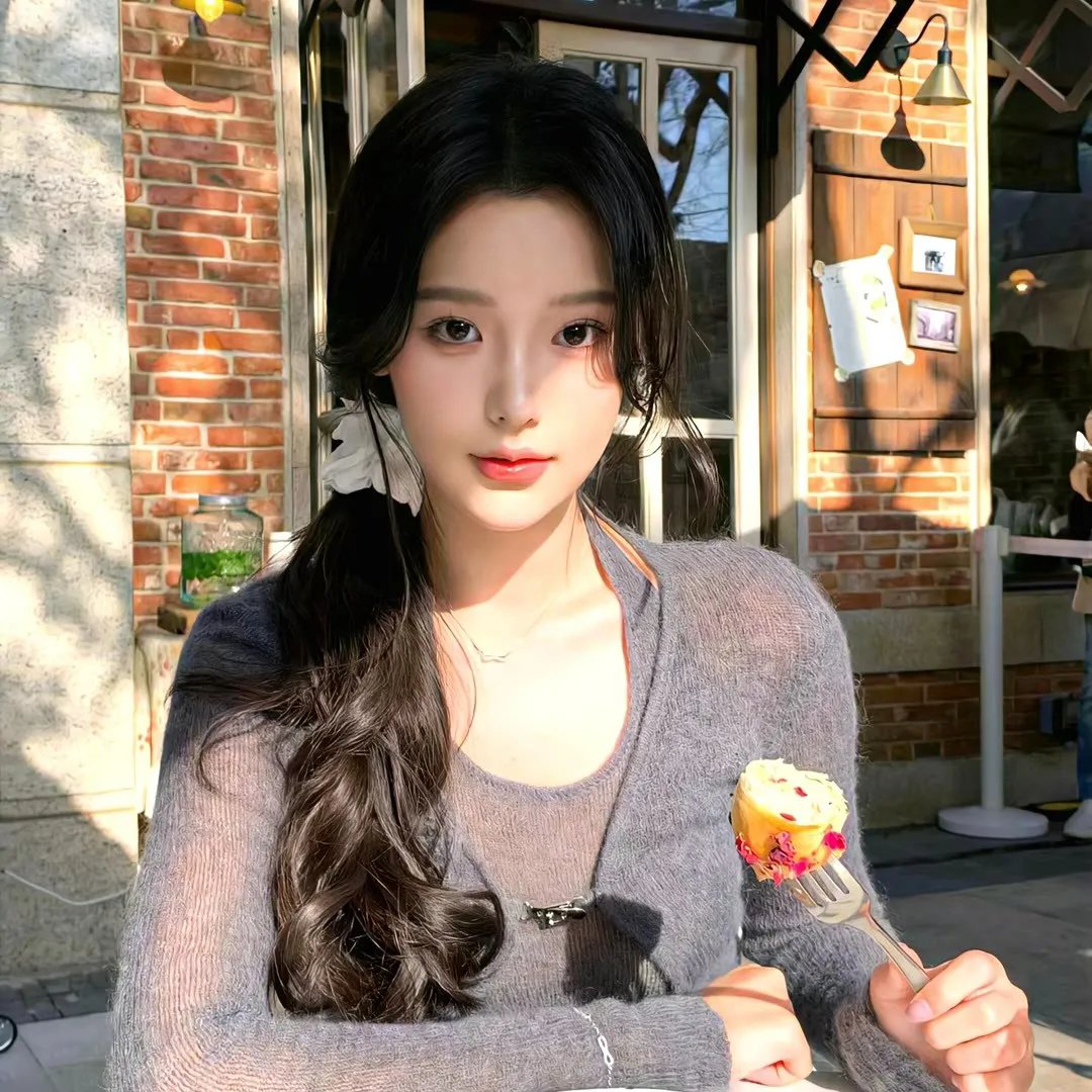 照片中的女孩