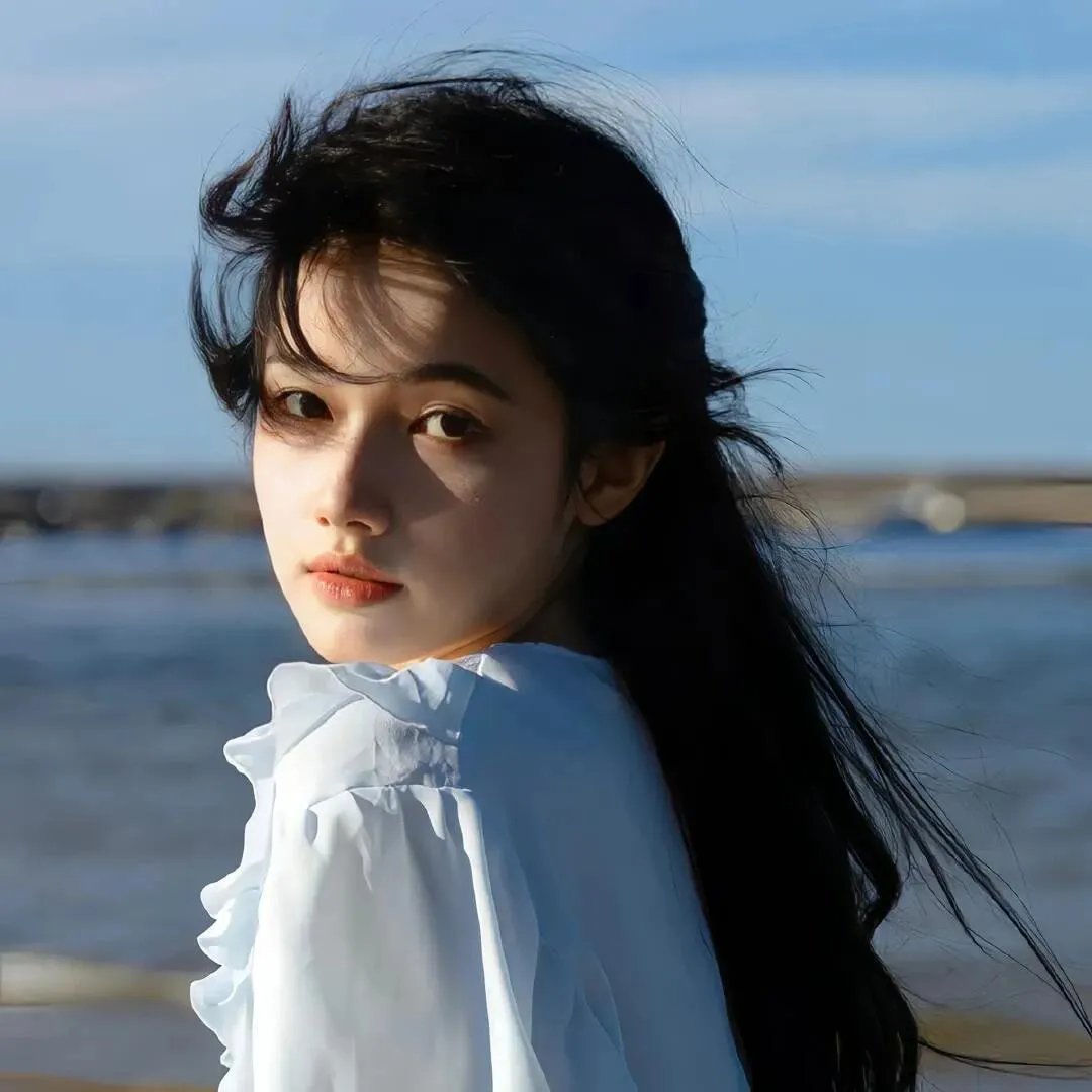 游艇藏春